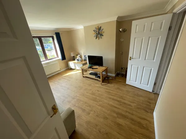 Cream painted walls on a painting and decorating project in Kent