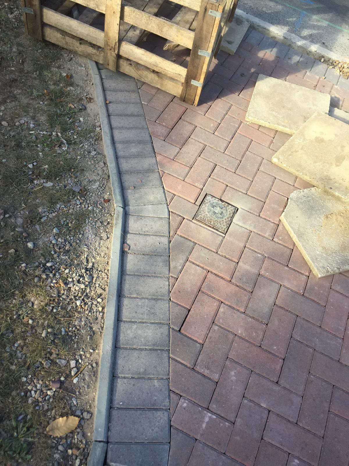 Block paving driveway edging