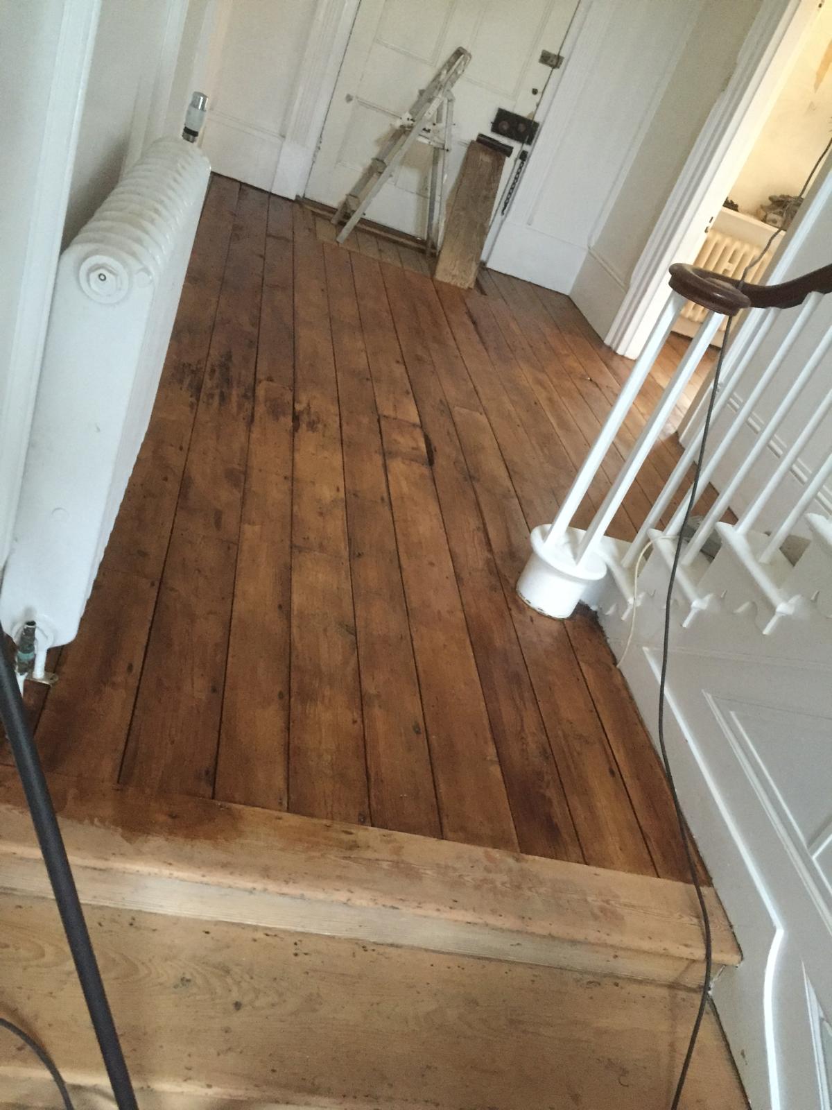 Decorating project with wooden floor stain