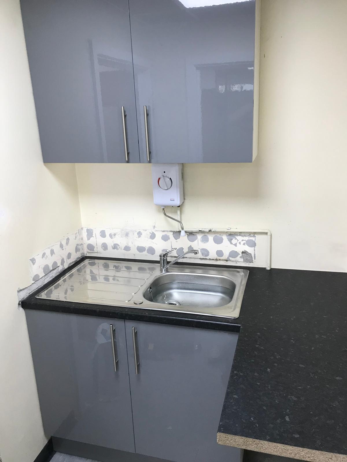 Local kitchen project worktop installation
