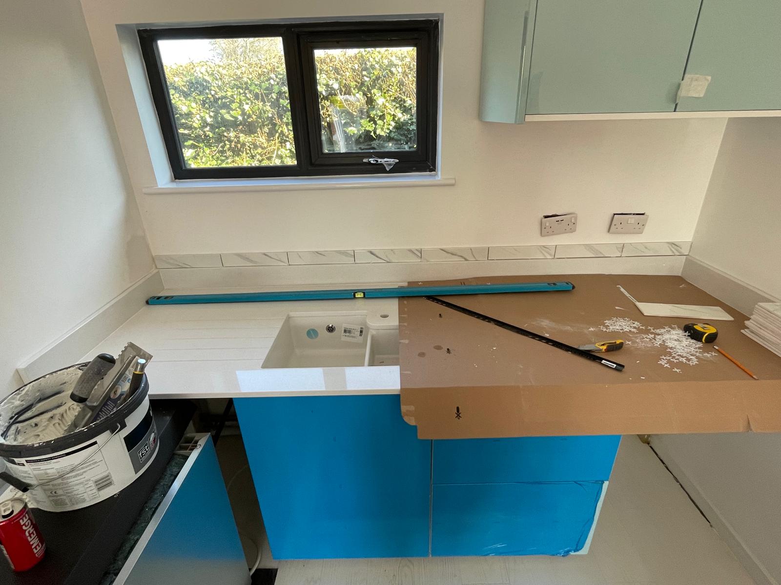 Sink and cupboard installation in a conversion project