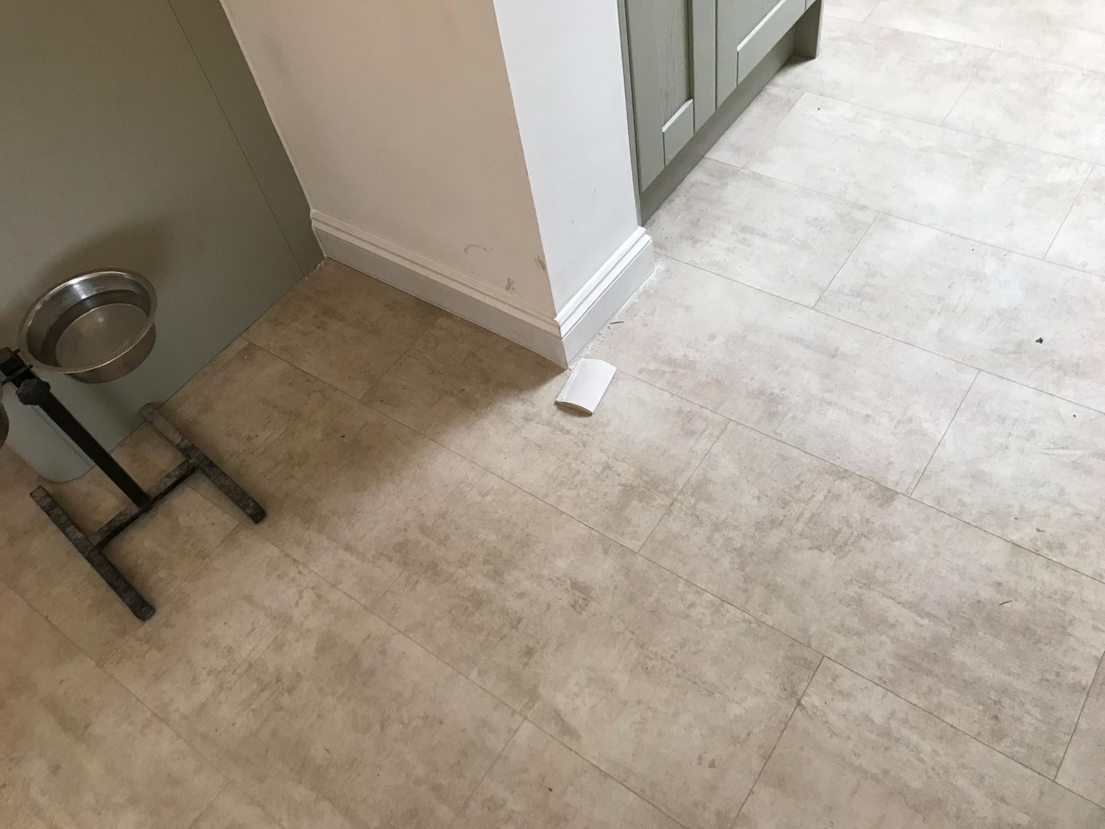 laminate floor installtion around corner on local kitchen extension project